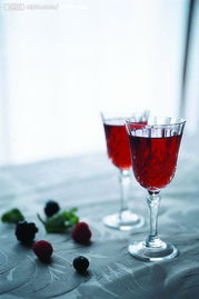 水為舟，脂為岸 科學(xué)飲水時(shí)間表，助力健康減重之旅